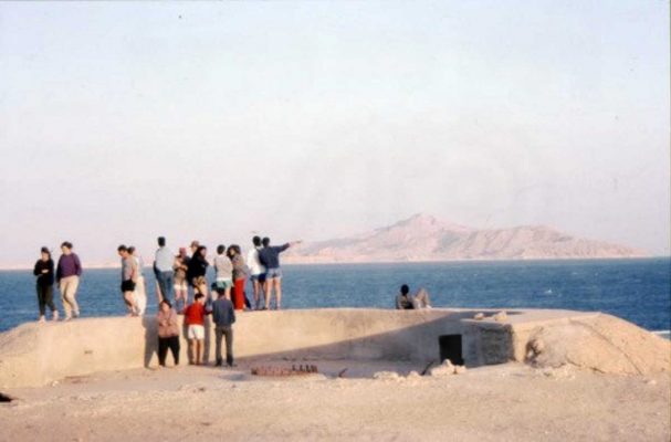 בני בית הש' על סוללת התותח בר' נצרני 1989