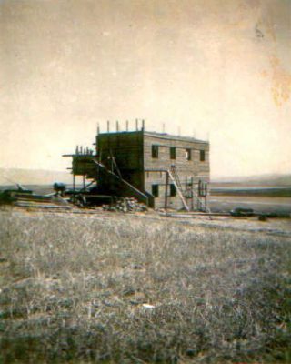 בנית בניין ב