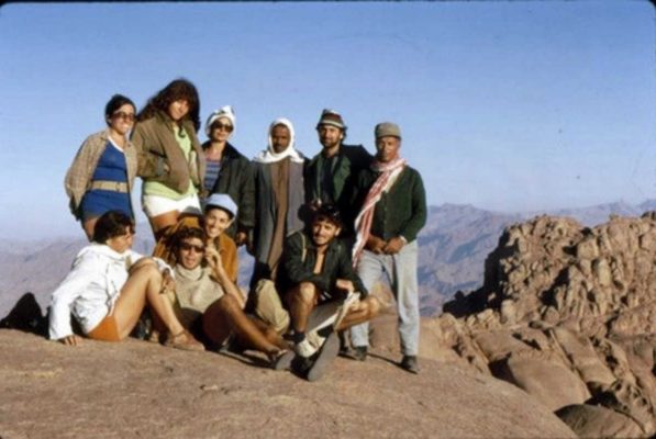 צוות המדריכים על פסגת סירבאל. 1972