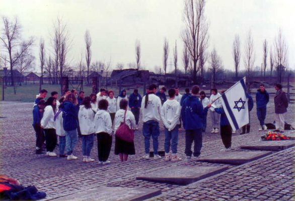 הטקס המרגש בבירקנאו 1990