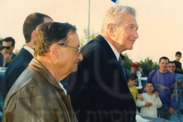 עם הנשיא עזר ויצמן (בין 1993-2000(