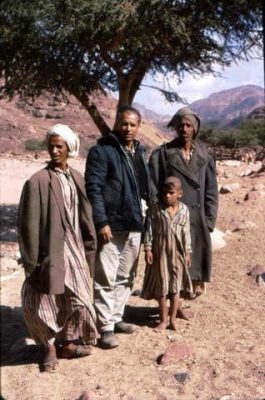 שבו וחסן איחסן. ו' איקנה, מכרות טורקיז. 1970