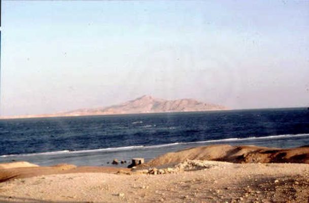 מבט לאי תיראן מר' נצרני 1989