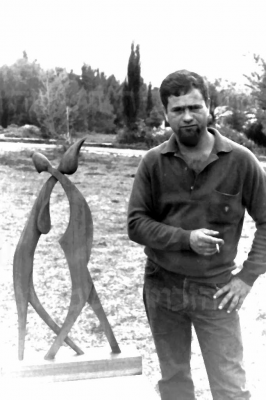 מוני מרוז 81