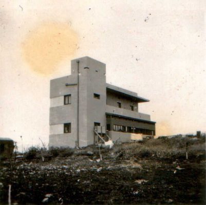 בניין קומותיים