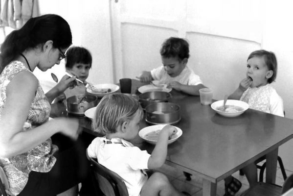 01-7699-PICT0014 דפנה פורת עם הרביעיה 1972