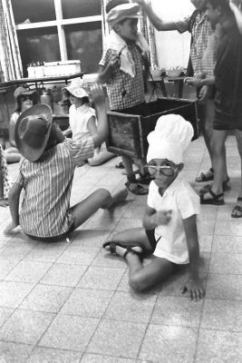 108-5223-PICT0006 אילון בחזרות לסיום שנת הלימודים קב' שיבולים 1970-001