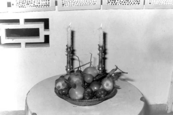 111-3677-PICT0031 גן ה' סוכות תשכ'ח 1967-001