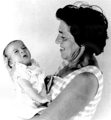 126-1793-PICT1793 סבתא שרה גפני ונועם