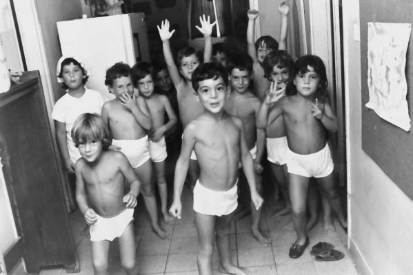 14-6347-PICT0004 ילדי גן ה' לפני מעבר חן לכיתה א' 1971 - עותק