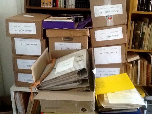 18573-ארגזים לספריה עזריה 2013