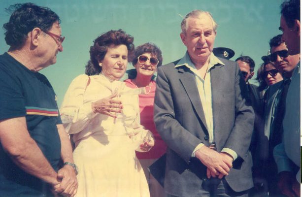 1986 עין גדי עם אורה וחיים הרצוג, פברואר