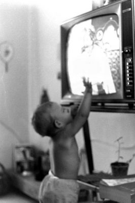 31-6262-PICT0007 טל מתענין בטלויזיה 1971