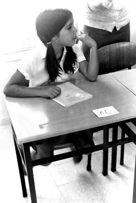 32-9095-PICT0021 יעל פרג בכיתה 1977-001