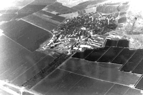 8347-PICT0016 בית השיטה מהאויר 1973
