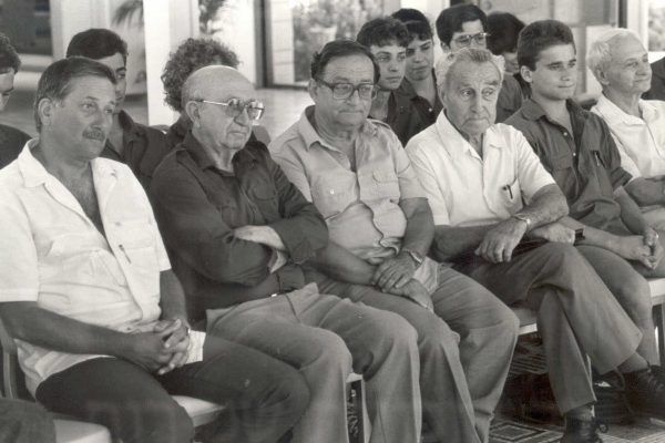 9.7.1987 המחנות העולים בבית הנשיא