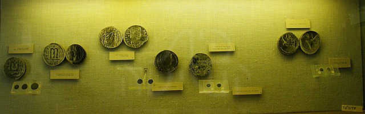 P1251580